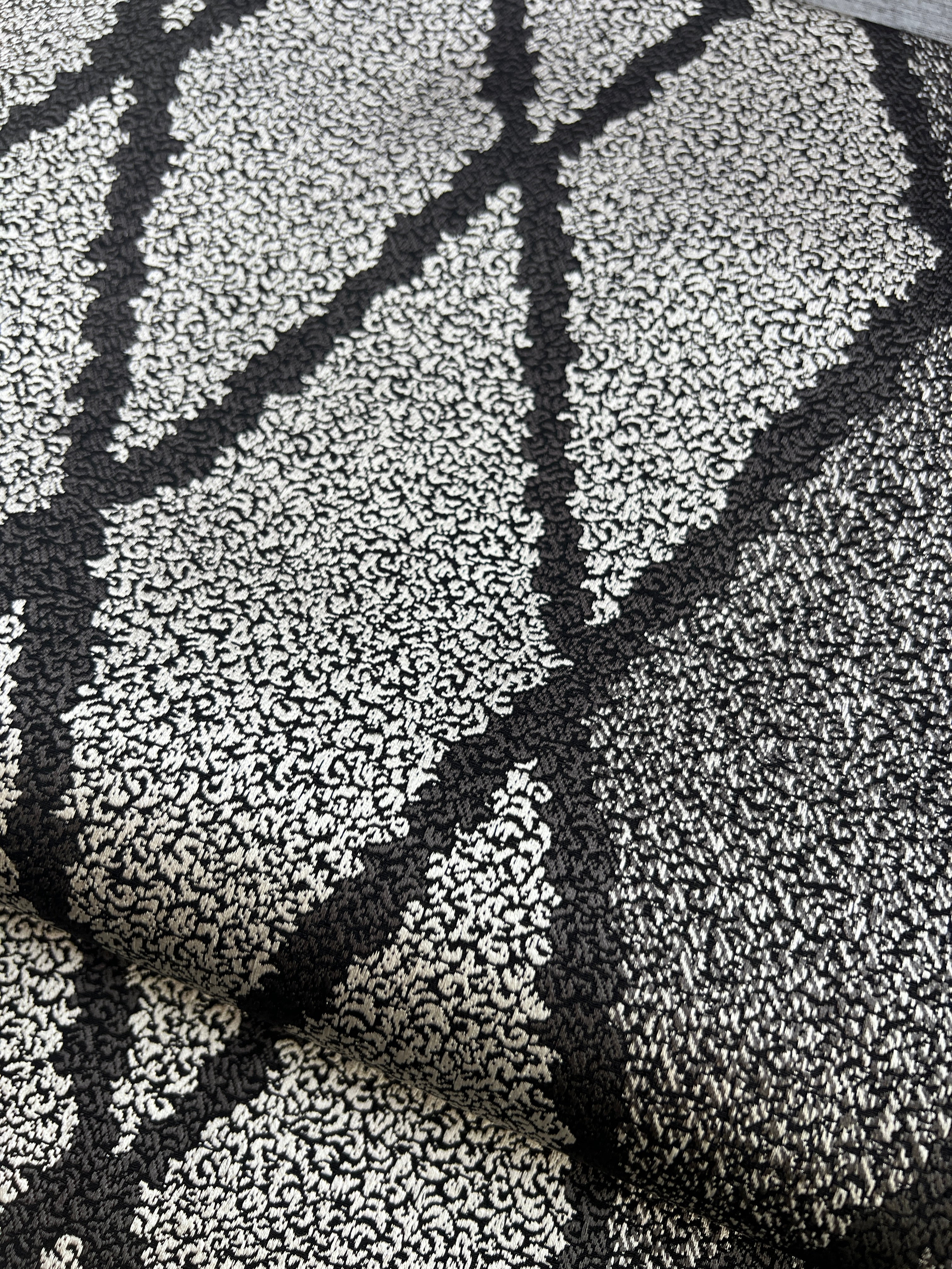 名古屋帯｜八寸｜極浮 菱唐草 黒｜西村織物｜紋織