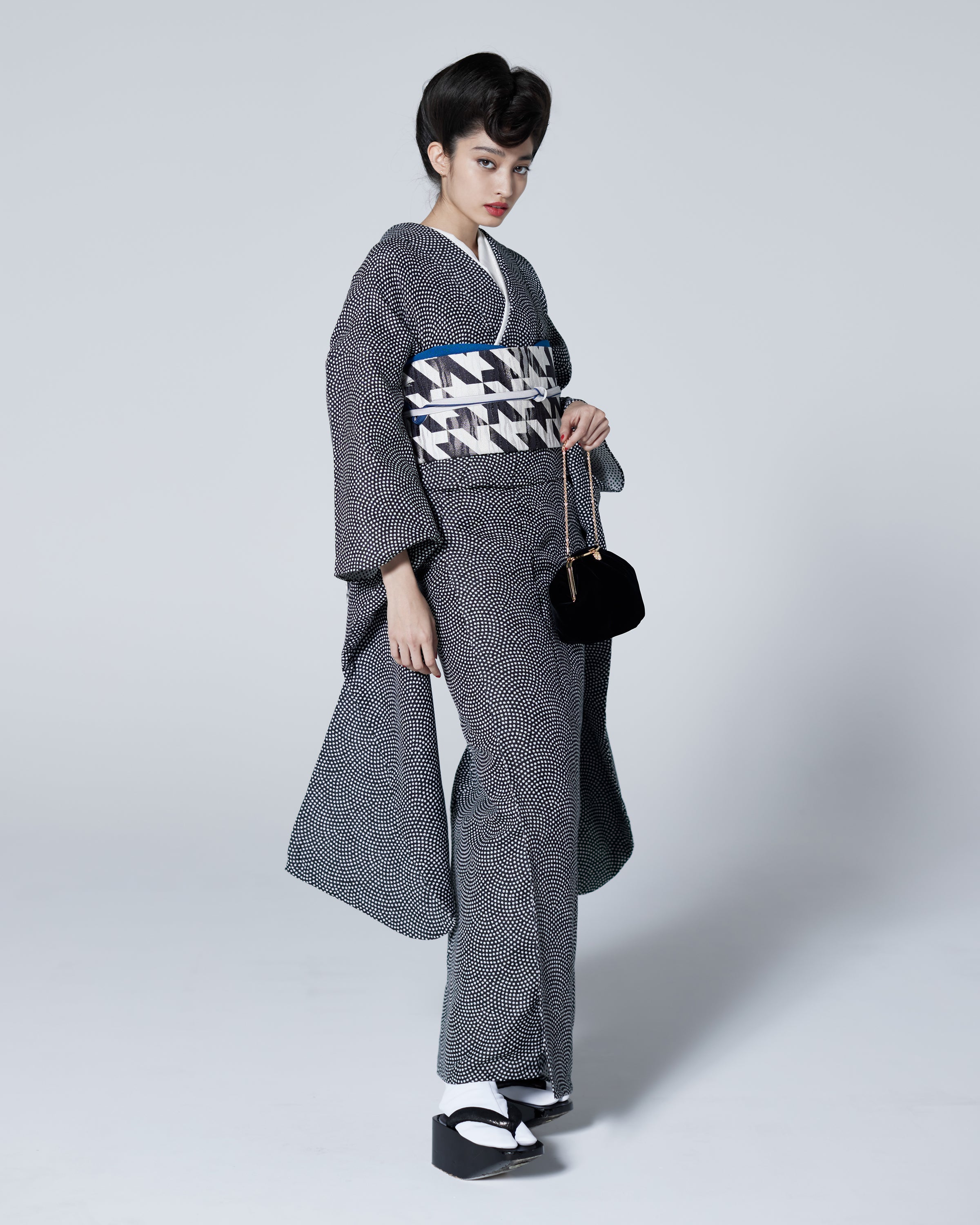 着物｜木綿｜米織小紋 鮫小紋 白黒｜KAPUKI別注色｜鷹山