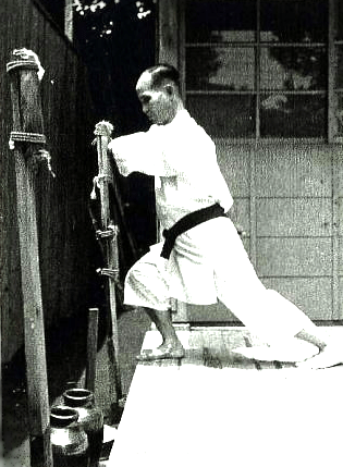 遠山 寛賢 | L'histoire du karaté okinawaïen