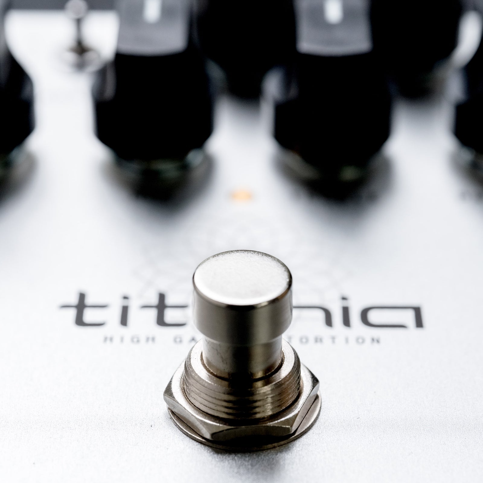 titania_v2_6_33ce0e12-c733-