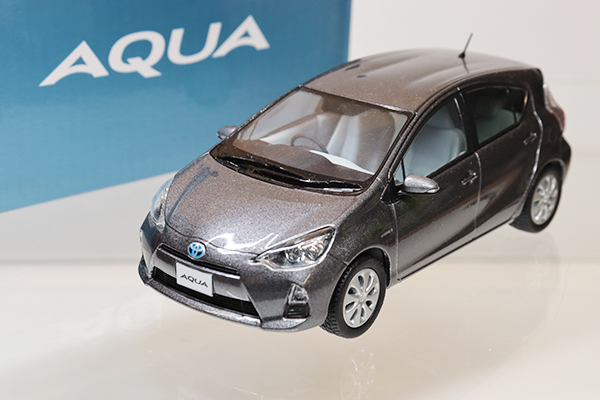 ミニカーショップ ケンボックス ディーラー特注☆4☆トヨタアクア