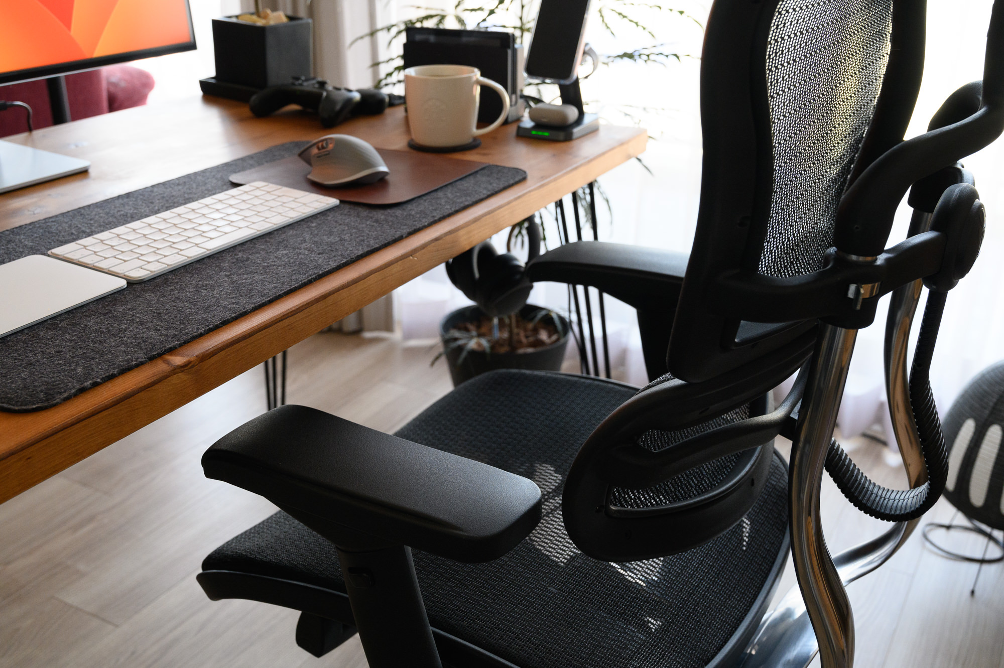 エルゴヒューマン ベーシック』レビュー：評判以上の使い心地が生活の