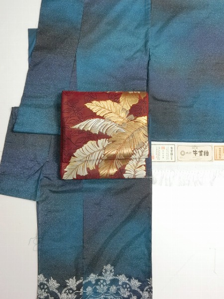 牛首紬後染め訪問着緑と黒ろうけつたたき染めにレース模様（八掛なし