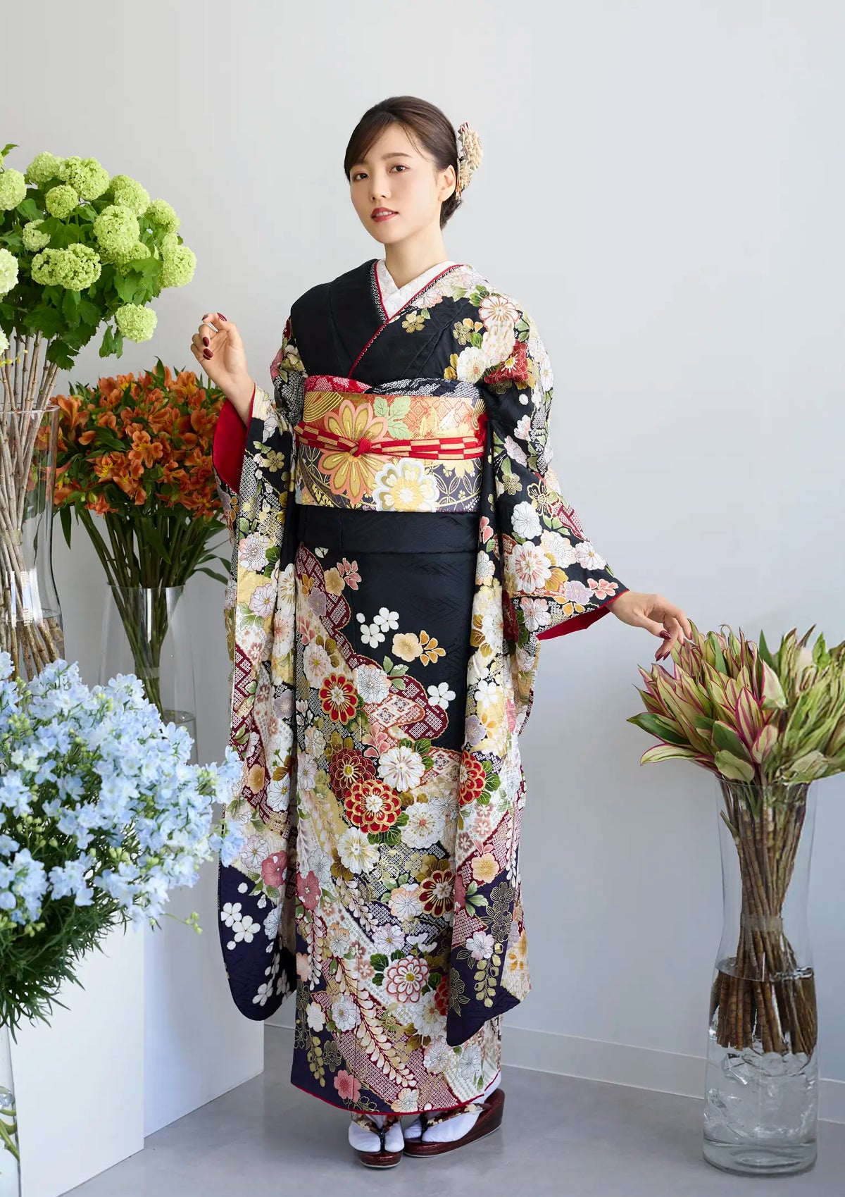 振袖ネットレンタル：黒地に花 】色とりどりの花々/KH-536 – kimono