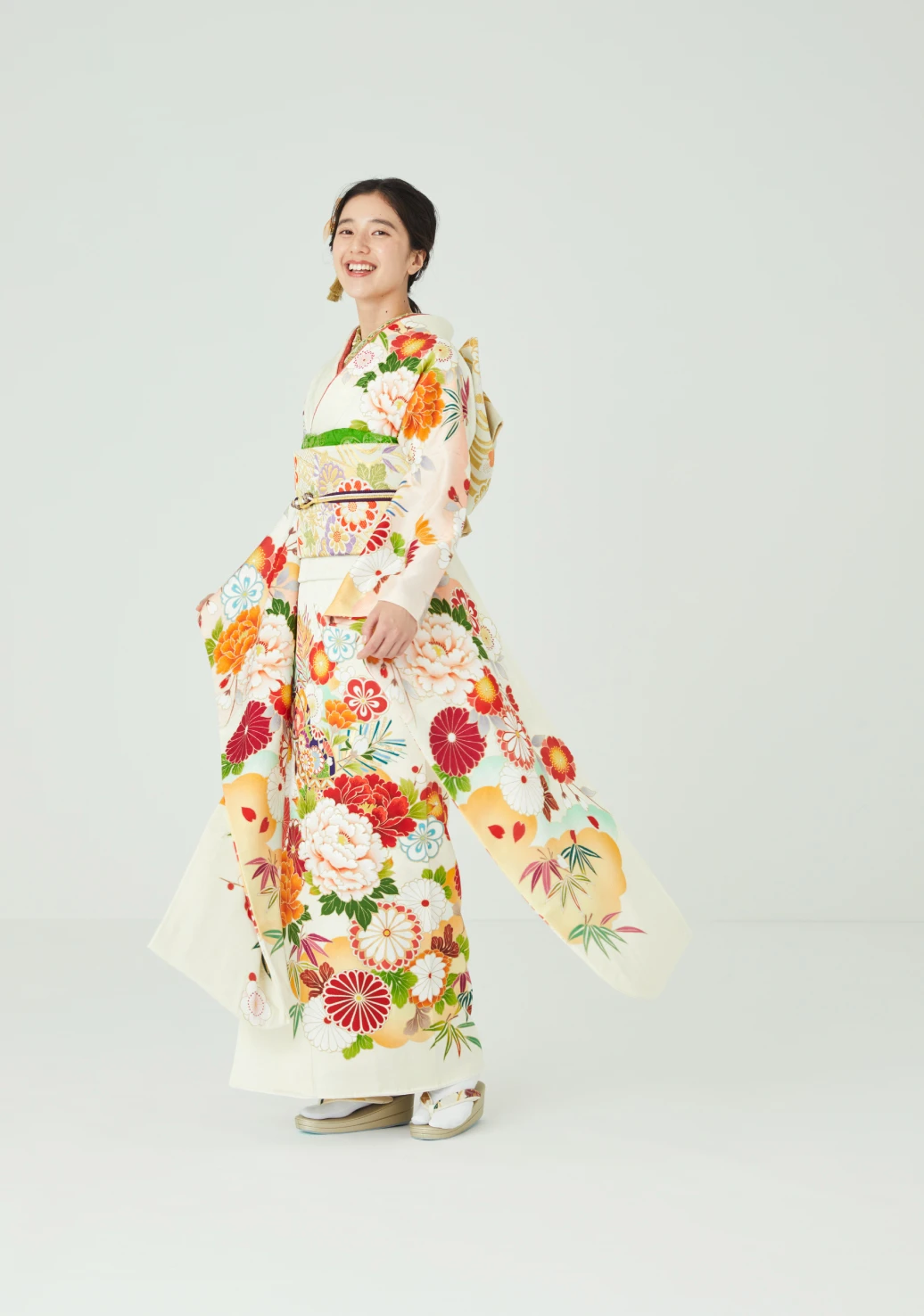 振袖／空に咲く華／純白 | 振袖レンタル·購入や成人式の着付けは