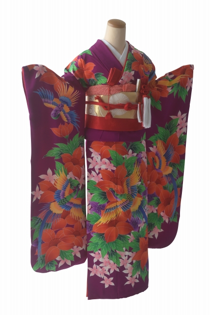 結婚式の大振袖・引き振袖・花嫁用振袖|紫地に南国風の花と鳥柄 No.122