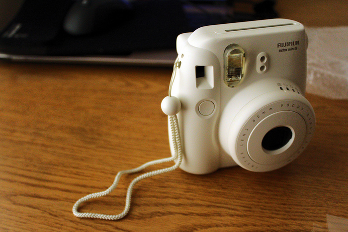 カシャッと取ってすぐにシェア！今だから欲しいポラロイドカメラ