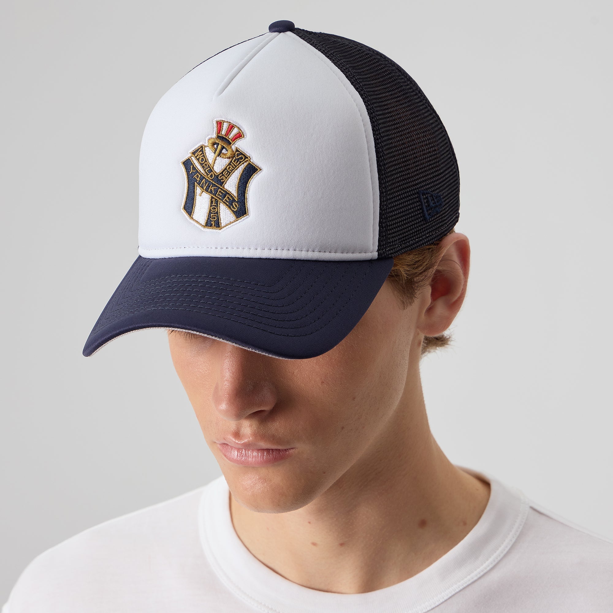 Kith & New Era for the New York Yankees 9FORTY A Frame Trucker Snapbac