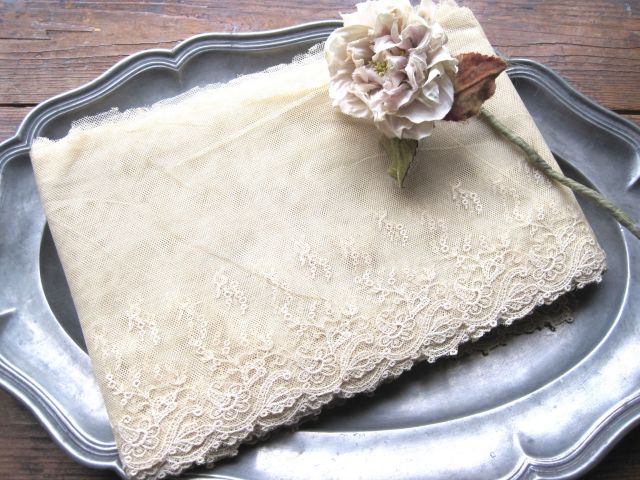 フランスアンティーク,チュールレー,ス刺繍エクリュ,幅広,花モチーフ