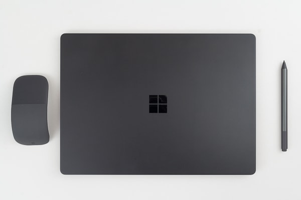 Surface Laptop 2 ブラックモデル 詳細レビュー：初代Surface Laptopと