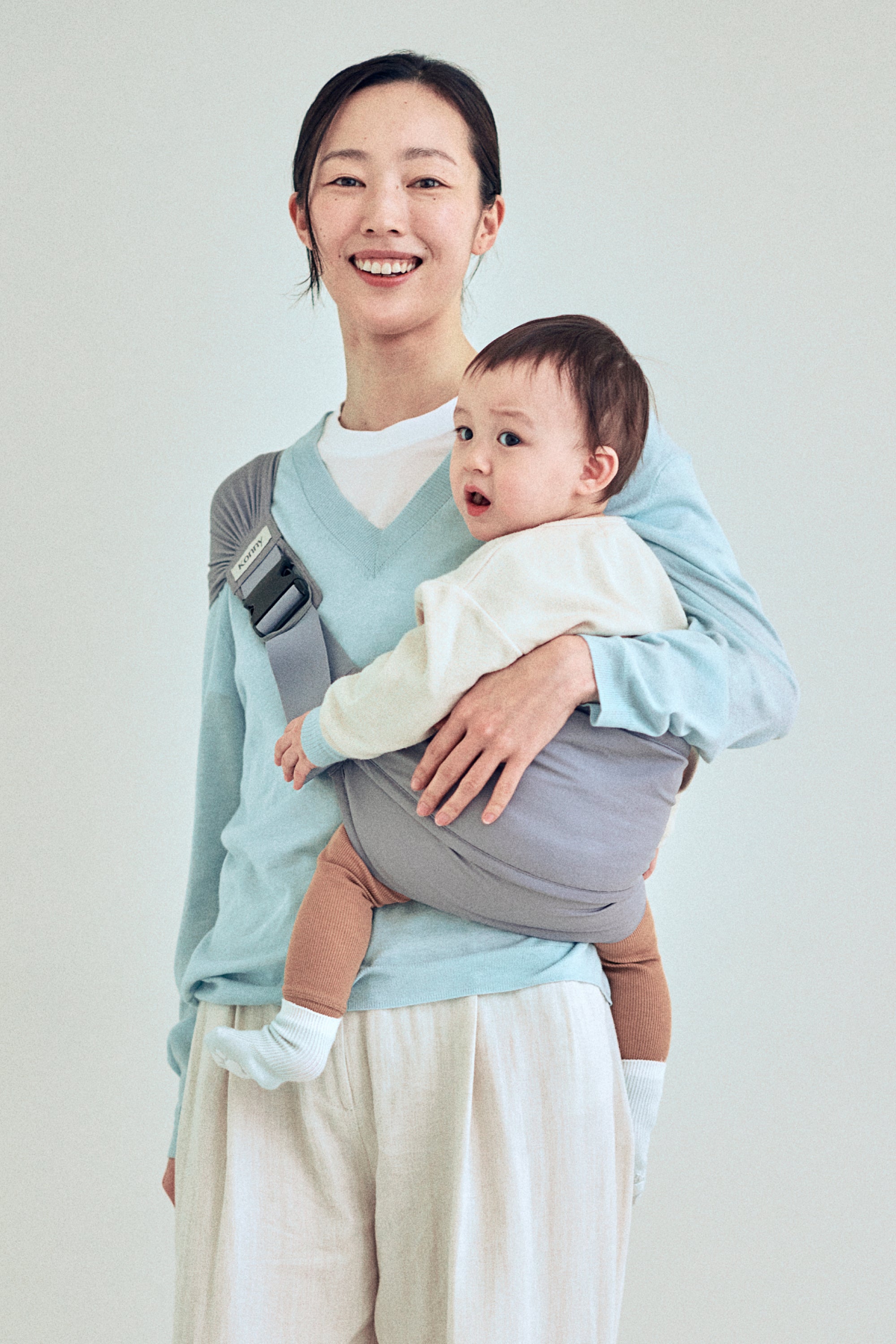 コニー安心ヒップシート 抱っこ紐 | 2枚のシートで安定感抜群。生後6