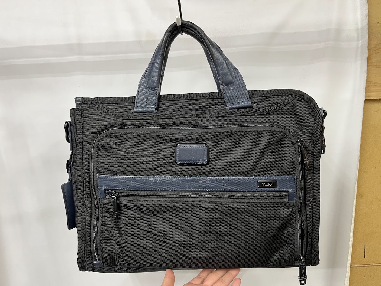 TUMI(トゥミ)-ビジネスバッグ-リカラー施工【Before/After】 | 革修理