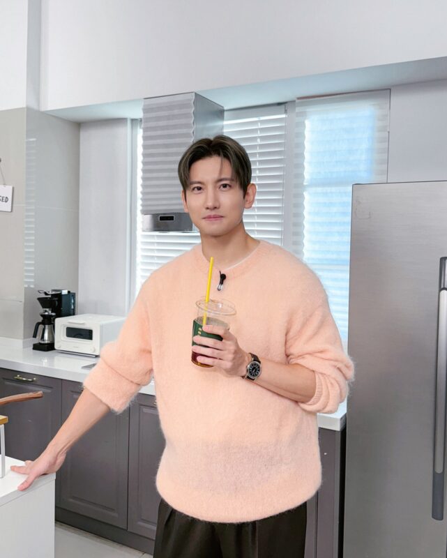 東方神起」チャンミン、「MONSTA X」ジュホンとのツーショット…きょう