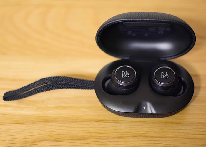 B&O PLAY BEOPLAY E8 BLACK【充電器・イヤーピース付】 B&O PLAY