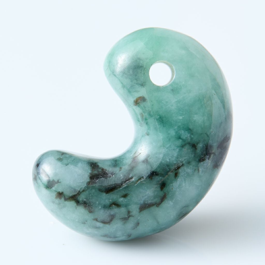 プレミアム・濃緑色・艶美麗】（プレミアム濃緑色ヒスイ）糸魚川天然