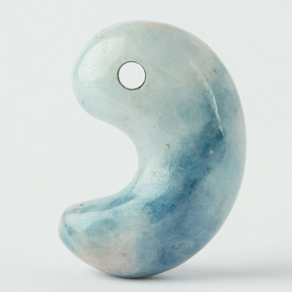 勾玉／青色（入コン沢）ヒスイ | 糸魚川翡翠工房こたき