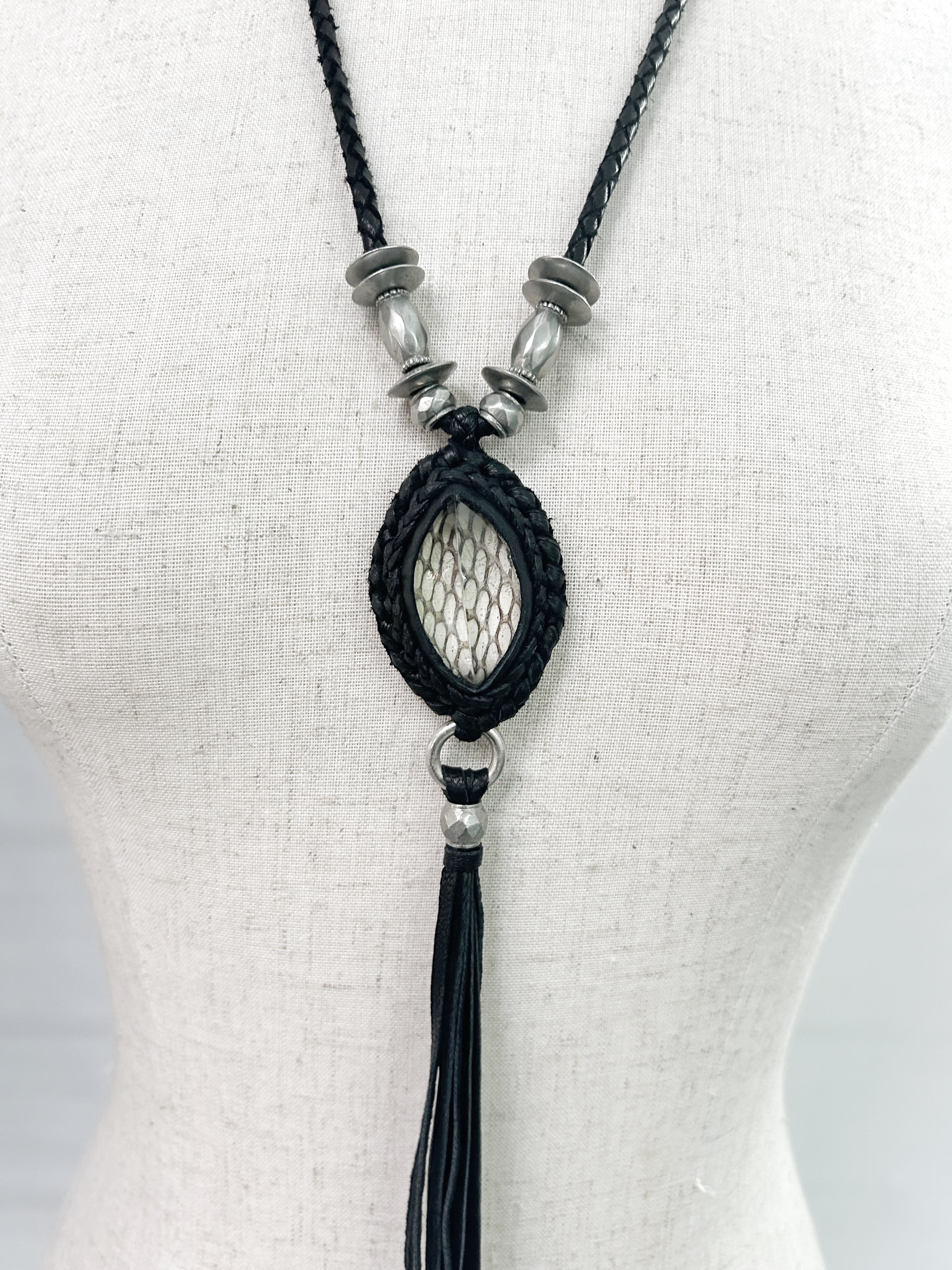 KMRii ケムリ Serpent Killer Necklace – KMRii OFFICIAL ONLINE STORE