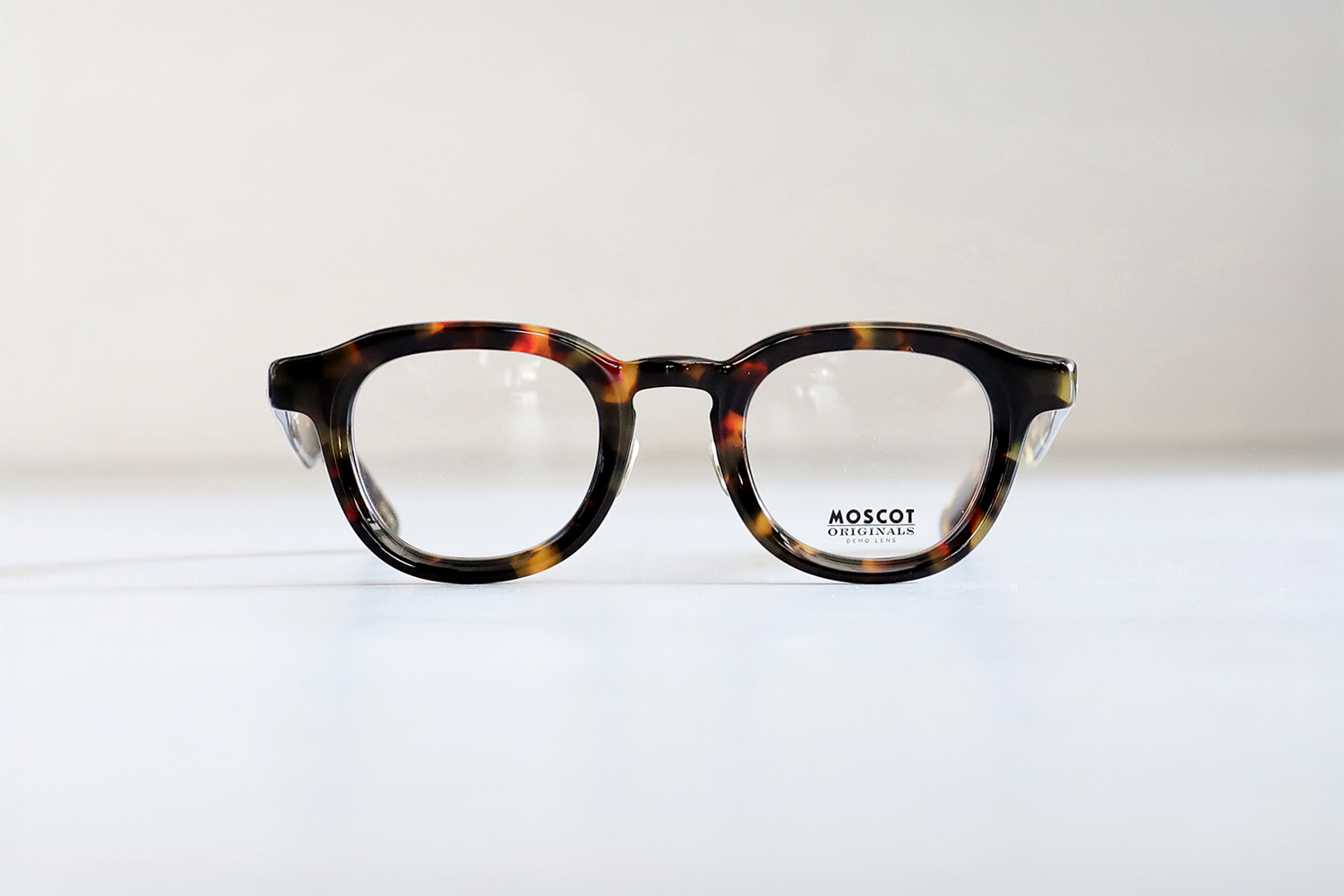 MOSCOT】