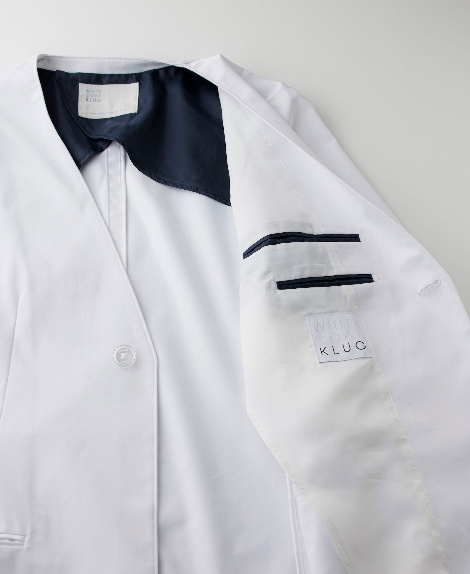KLUG x RAINMAKER ドクターコート – 白衣・スクラブ・メディカルウェア