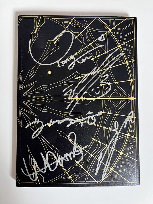 에버글로우 (EVERGLOW) | [HUSH] | AUTOGRAPHED ALBUM – KPOP Store in USA