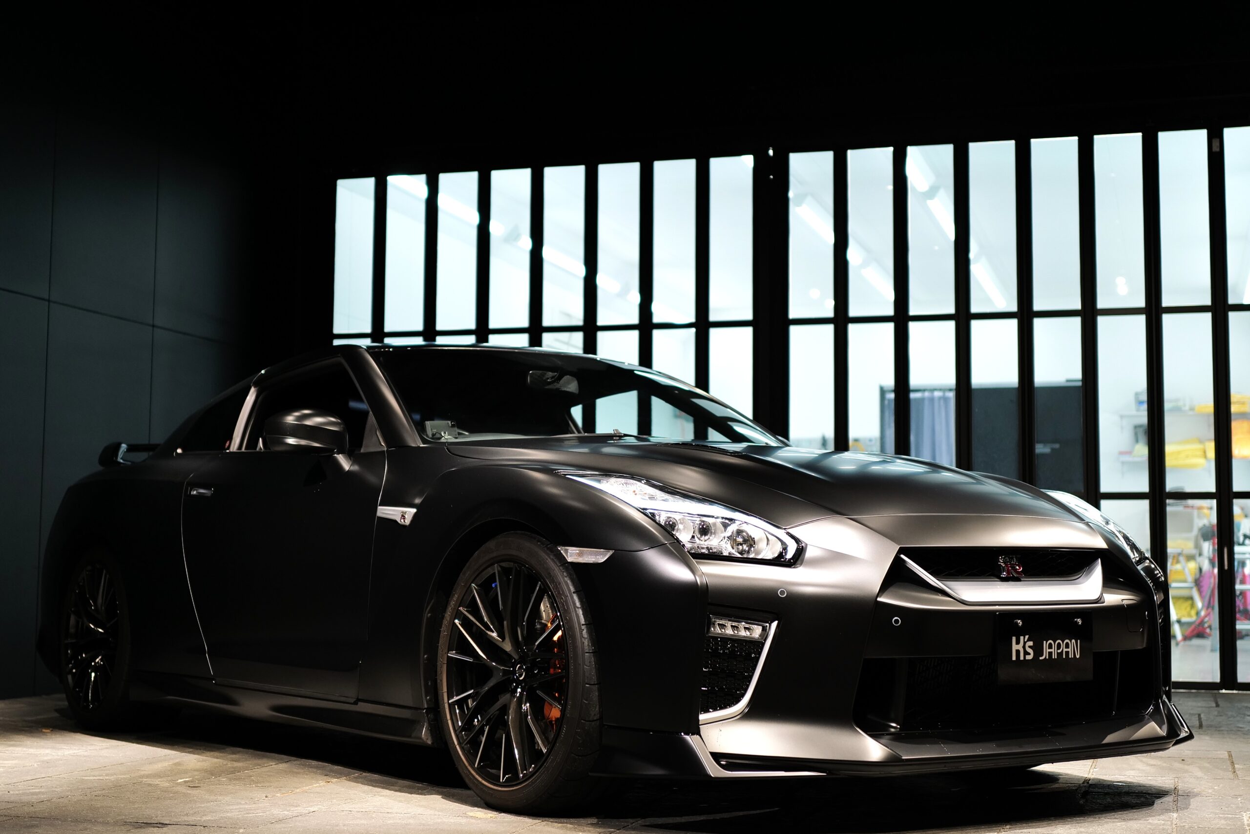 新在庫車両！ 日産 GT-R ブラックエディション【IPE可変バルブマフラー