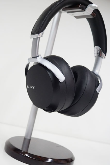 MDR-Z7」や「MDR-1A」の置き場に最適な、Deff x ソニーストアコラボの