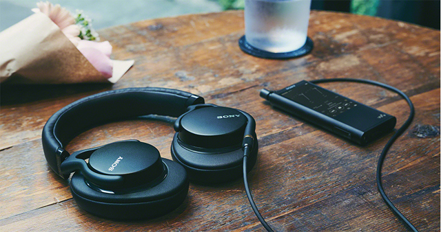 高音質化と軽量小型化を両立、バランス接続とハイレゾ音源に対応した