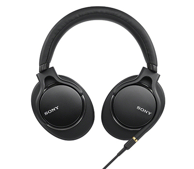 高音質化と軽量小型化を両立、バランス接続とハイレゾ音源に対応した