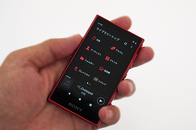 高音質設計の小さなスマホのようなウォークマン「NW-A100シリーズ