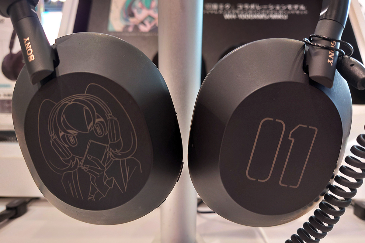 初音ミクコラボレーションモデルのソニーストア展示サンプルを確認。1
