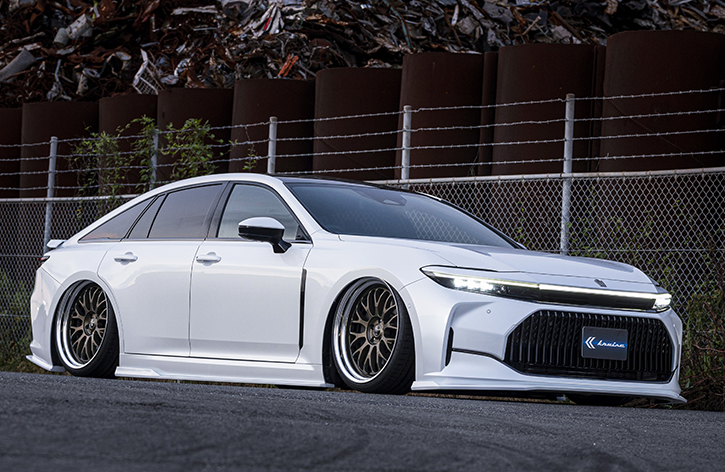 KUHL MALL｜ 加工なしでツライチ美学を貫くクラウンセダン