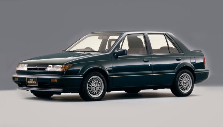 ロータス特製チューンを採用した異色のホットハッチ「いすゞ ジェミニ