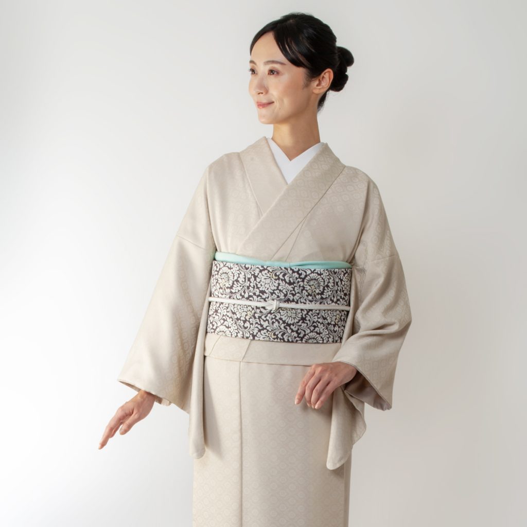 ウォッシャブル色無地 葵七宝 絹鼠 - サキガケ