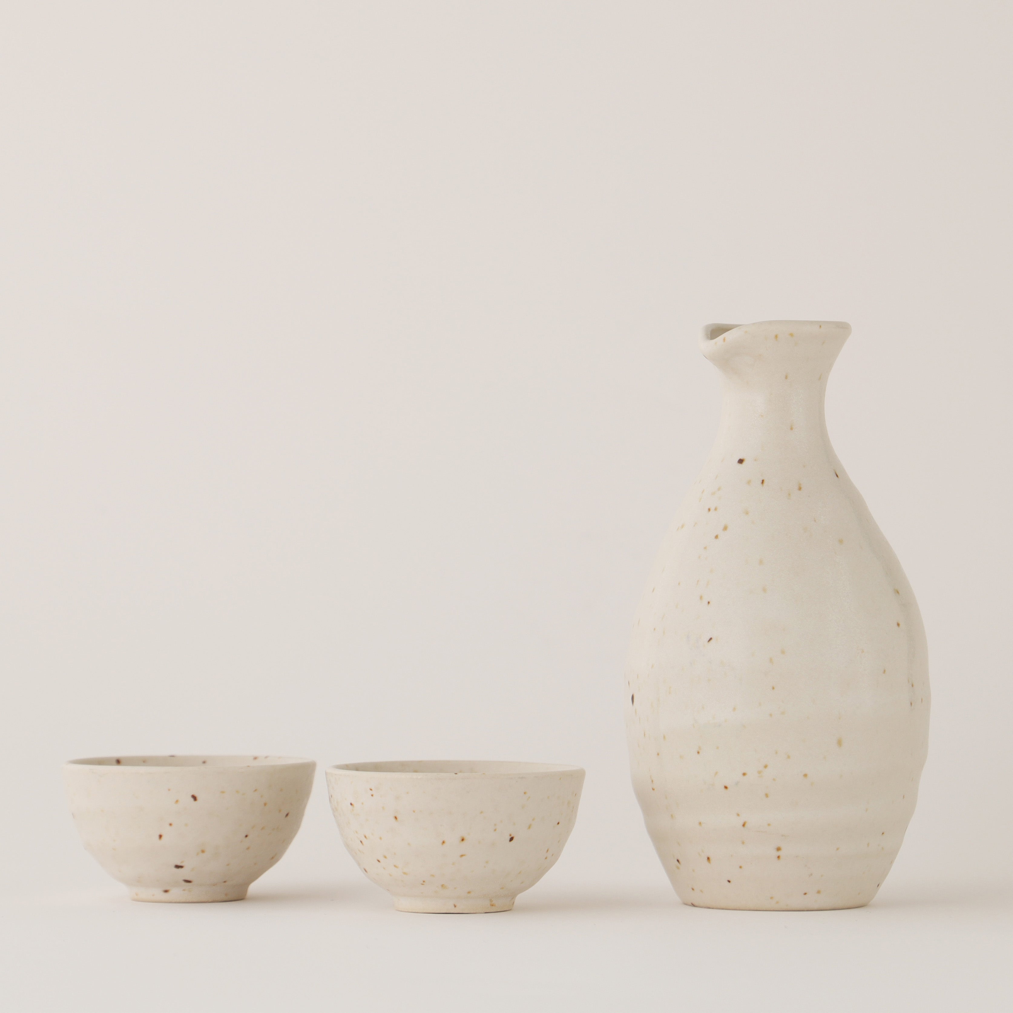 ぐい呑と徳利のセット / 白 | の酒器・グラス | クラフト酒・日本酒の