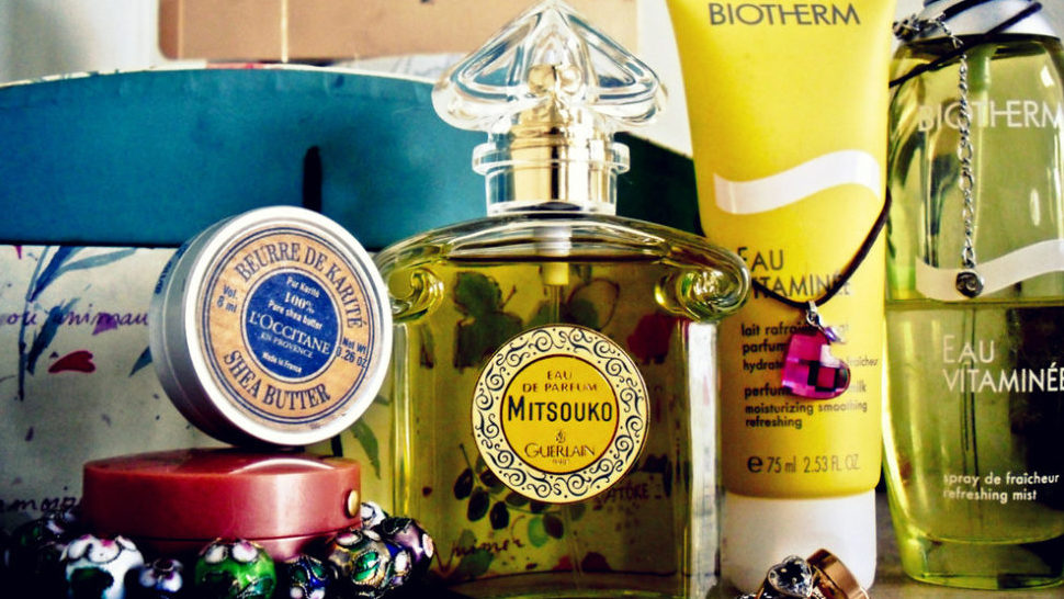 ゲラン ミツコ(MITSOUKO) – 香水史上最高のフルーティシプレ- | 暮らし