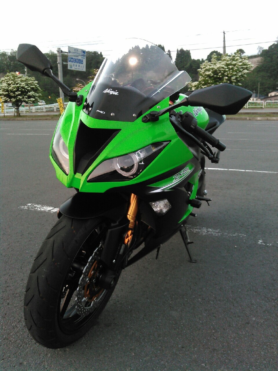 ZX-6R(2013〜) にニンジャ250用プロジェクターヘッドライトを取り付け