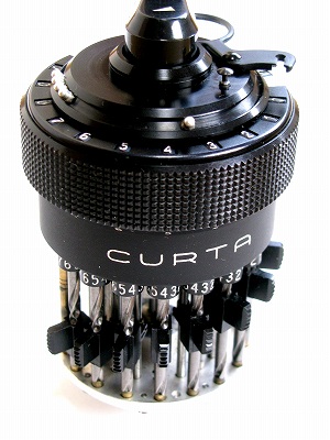 CURTA Type1 機械式計算機 | 黒物家電館