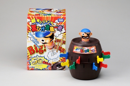 超飛びジャンボ黒ひげ危機一発」 7月11日（木）新発売 | タカラ