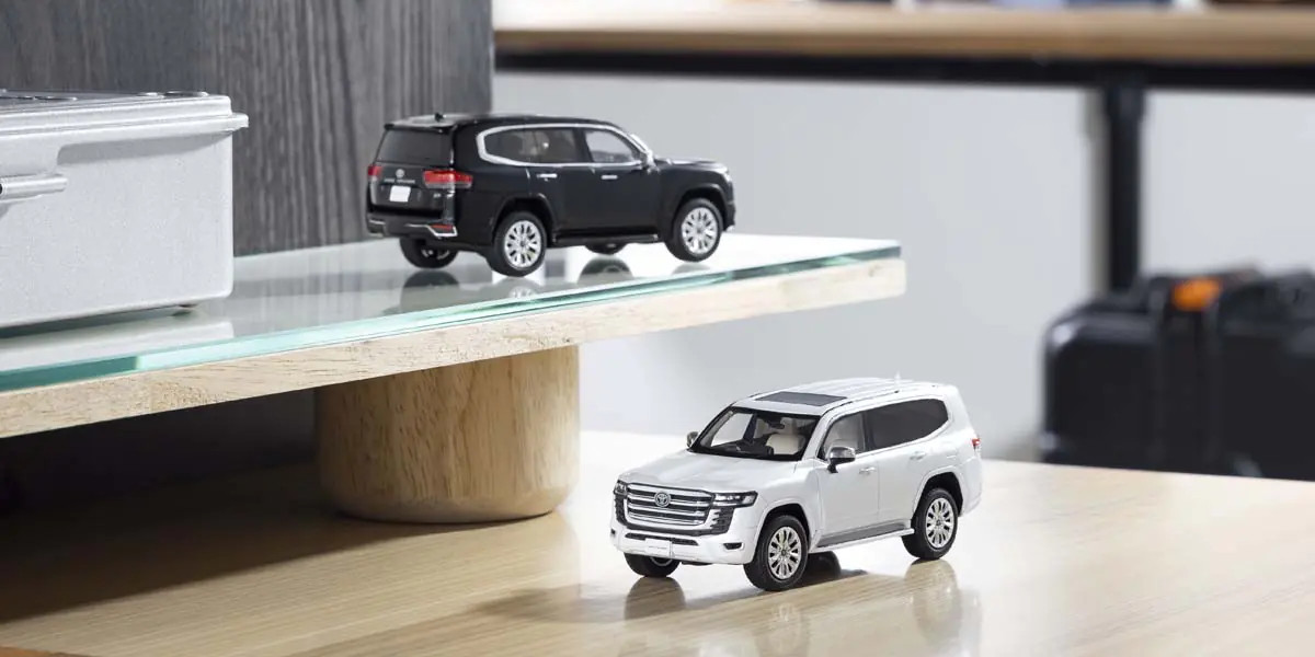 KYOSHO ORIGINAL 1/43scale Toyota Land Cruiser ZX (Black