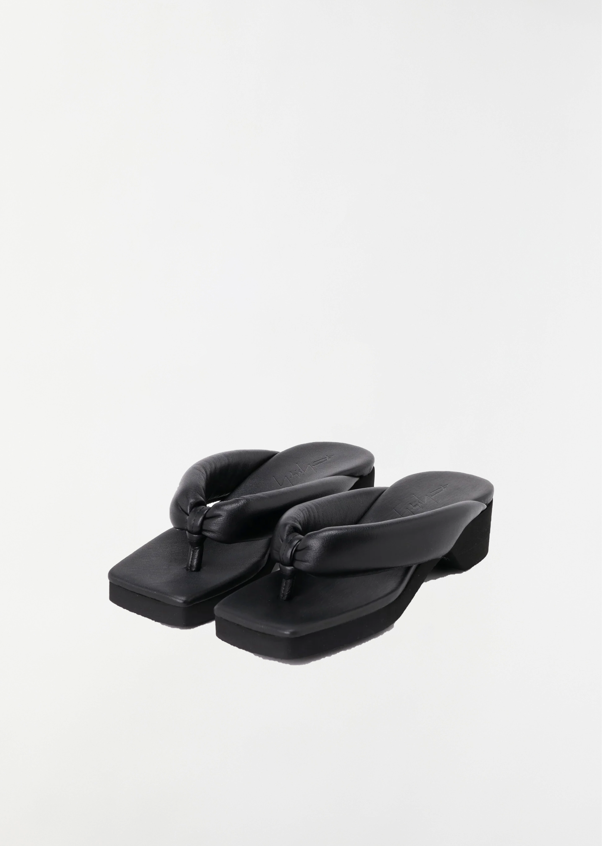 Leather Heel Geta – La Garçonne