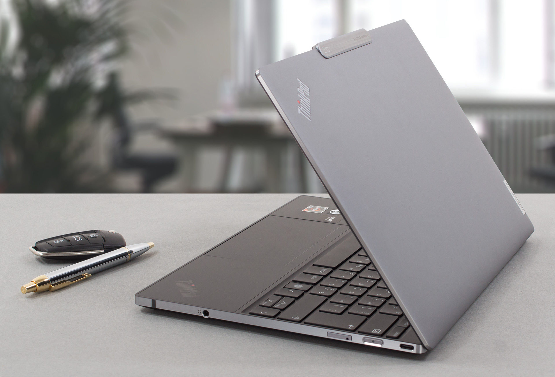 レノボ ThinkPad Z13 Gen 1 レビュー | LaptopMedia 日本