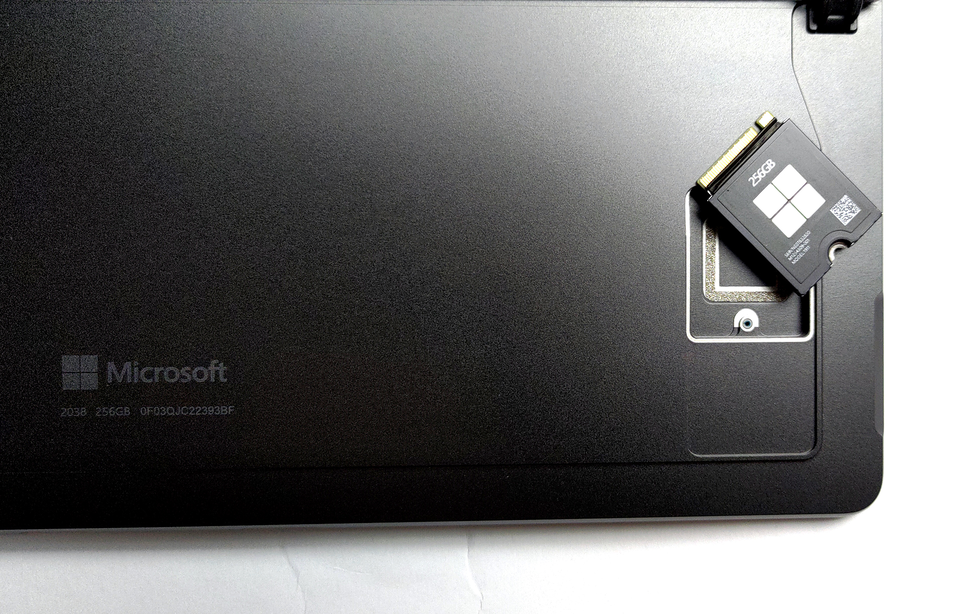 マイクロソフト Surface Pro 9 レビュー - タブレットは今やノート