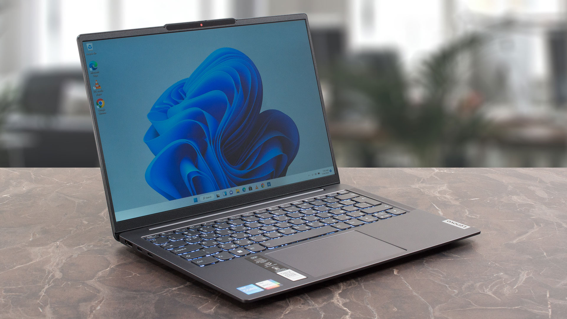 Lenovo Yoga Slim 6i (14、Gen 8、14IAP8)レビュー - Alder Lake P