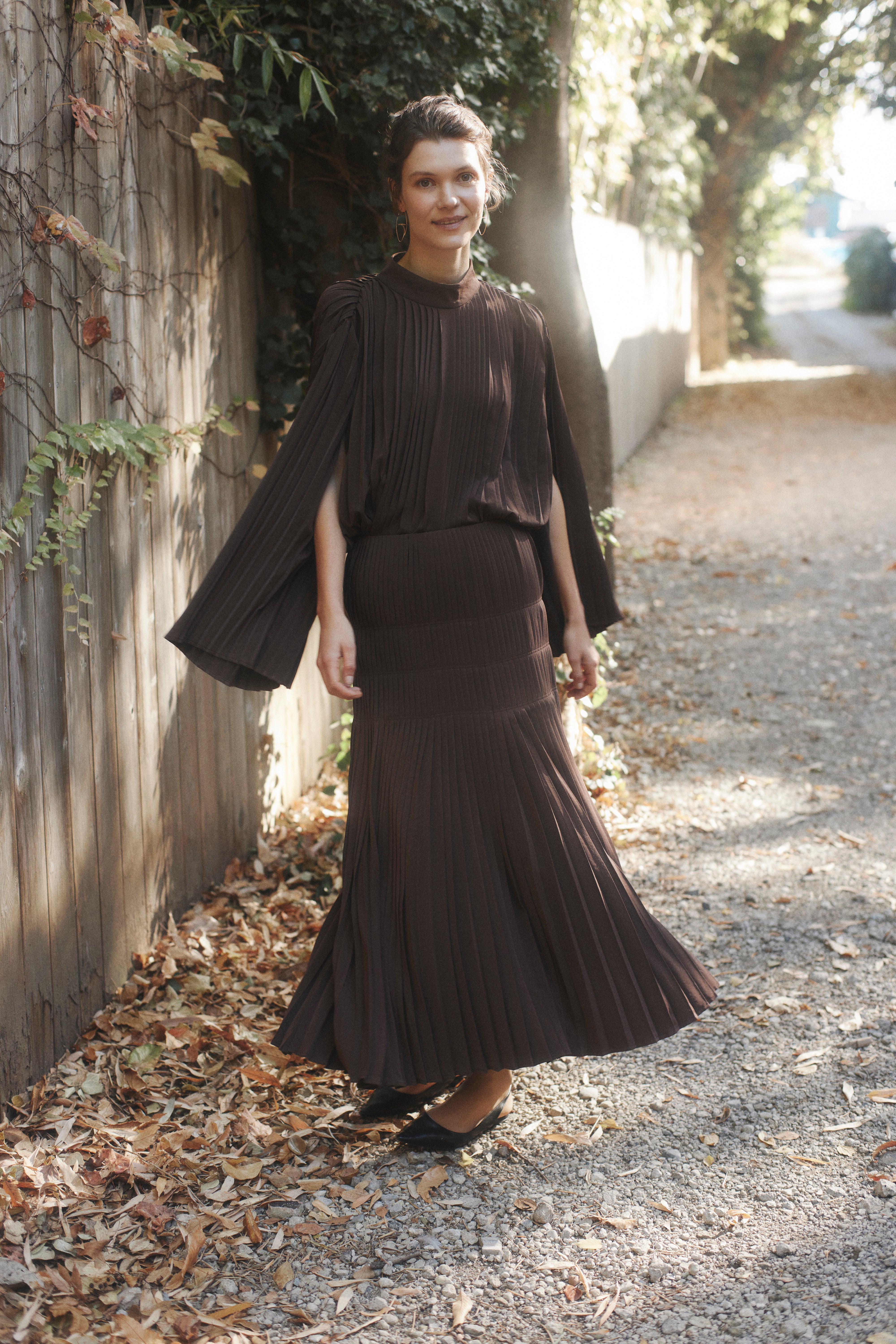 Powder Satin Pleats Cape Blouse – L'AUBE BLANC