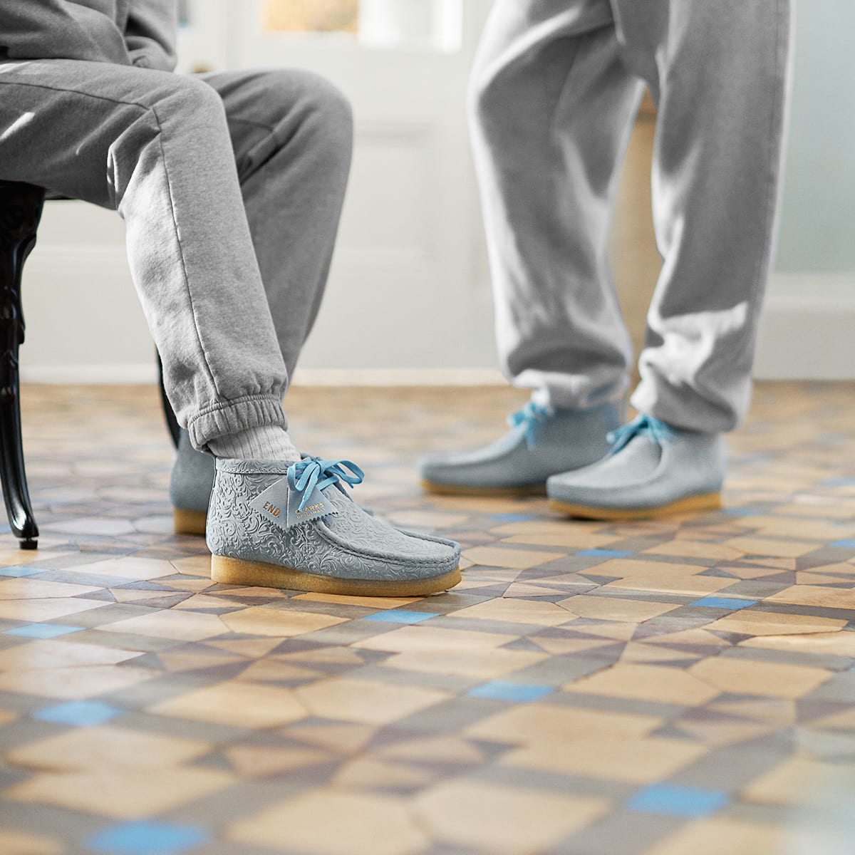 END.×Clarks OxfordFlowers WallabeeBoot