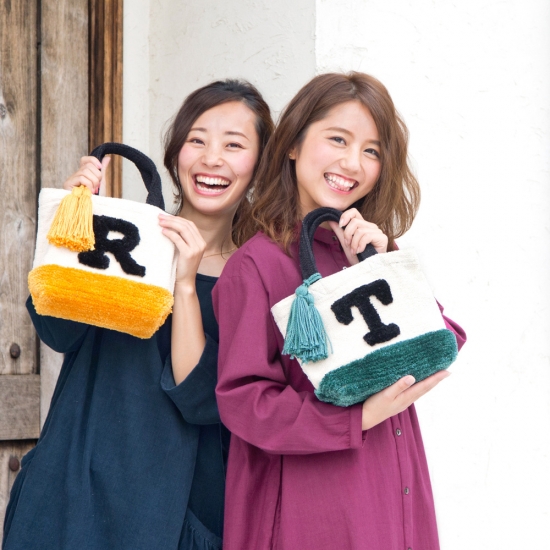 イニシャルトートバッグ（ぽこもこ）｜テソロ(tesoro)公式通販