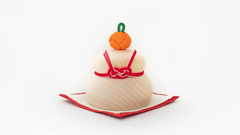 現代の生活に馴染む木の鏡餅飾りで日本の伝統工芸を楽しむお正月