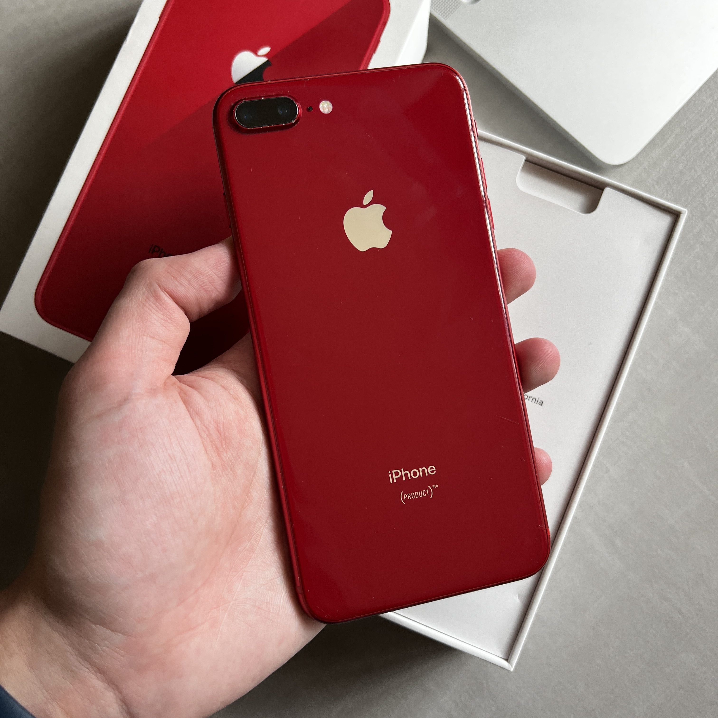 iPhone 8 Plus 64GB RED (seminovo) – LS