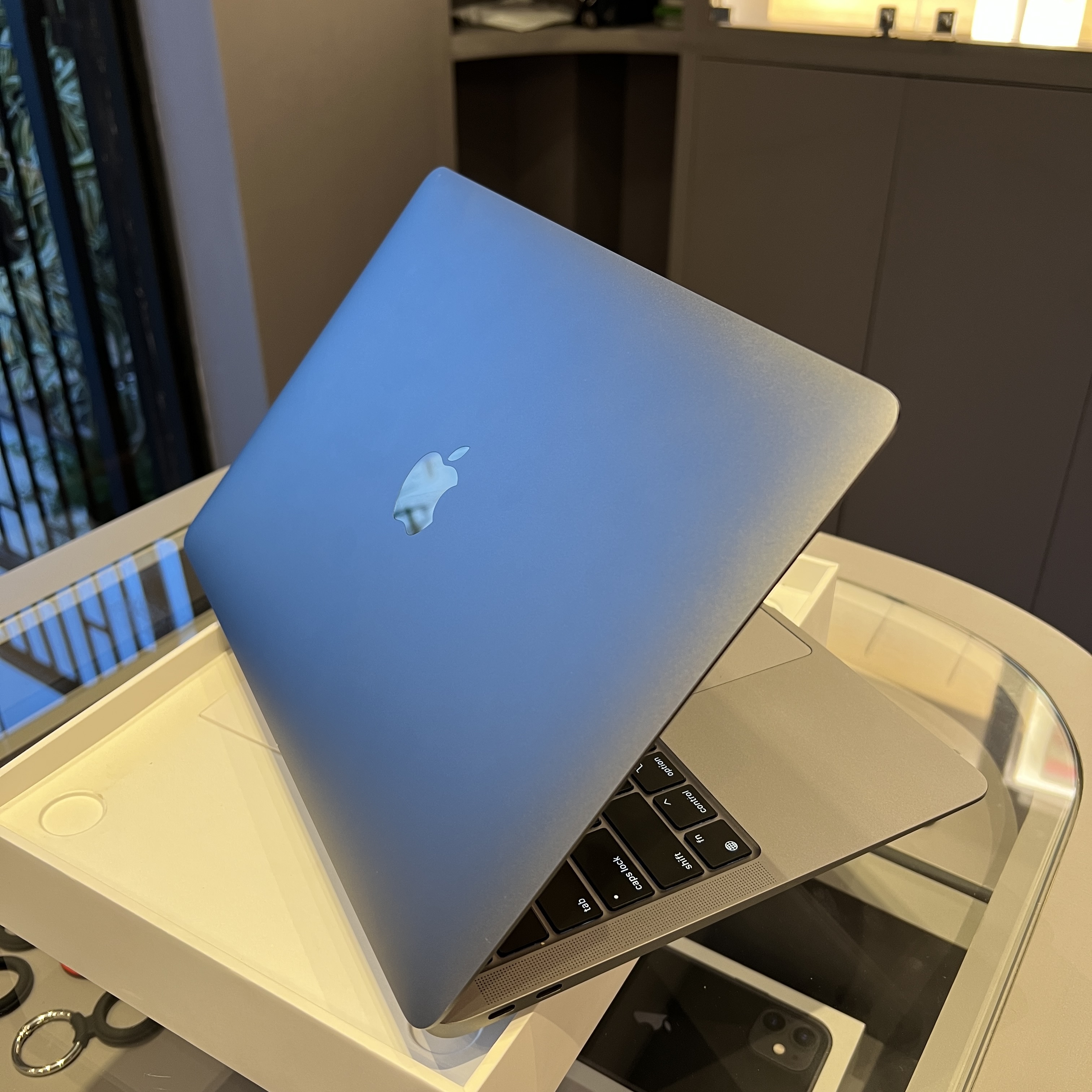 Macbook Air M1 13′ 256GB SSD 8GB RAM SPACE GRAY (seminovo) – LS