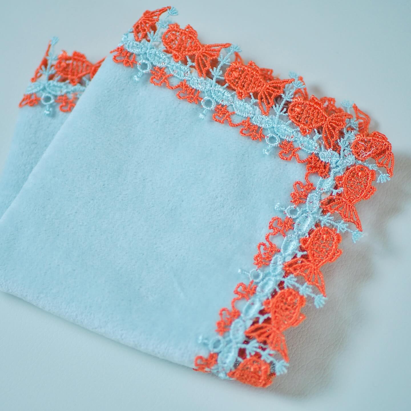 近沢レース店」の金魚ハンカチをUNITED ARROWSで発見！【LEE編集部のお